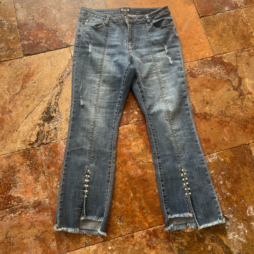 Jeans with diamond studs